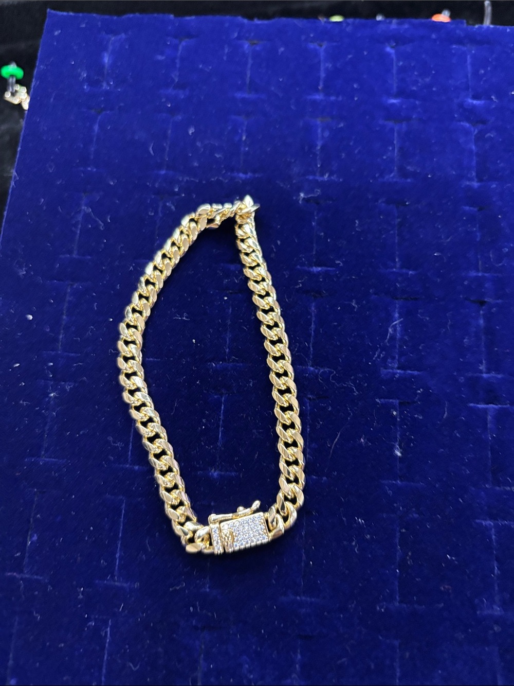 Gold Cuban Link Bracelet with Pavé Clasp - Elegant Women's Bracelet